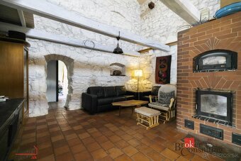 Exkluzívne na predaj: Jedinečný rodinný dom s dušou v obci L - 20
