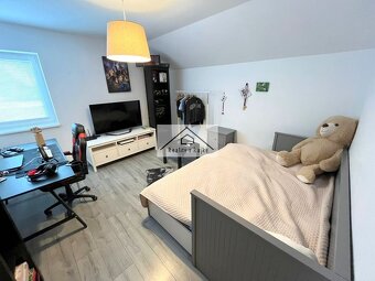 Nádherný 6-izbový rodinný dom s garážou v centre obce Levél - 20