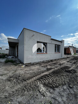 Reality KOMPLEX s.r.o. Vám ponúka na PREDAJ 4 izbovú NOVOSTA - 20