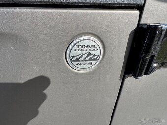 Predám Jeep WRANGLER - 20