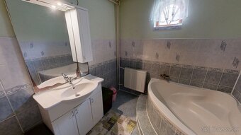 Na predaj priestranný 4-izbový rodinný dom so záhradou – výb - 20