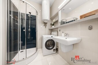 PLNOHODNOTNÝ 2i. BYT - 74m2 –  PRIAMO V SRDCI MESTA - 20
