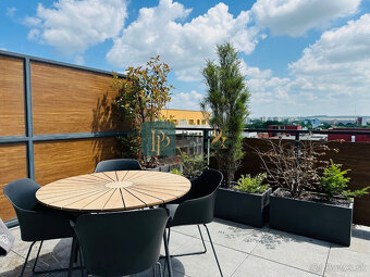 Prenájom krásny 2 izbový byt, centrum mesta, 40m2 terasa - 20