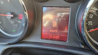 Opel Astra 2011 - 20