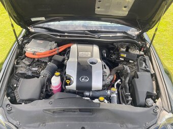 Lexus IS300h - 20
