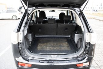 Mitsubishi Outlander 2.0 PHEV 4WD (2013) - 20