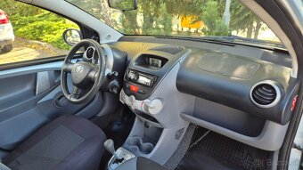 Toyota Aygo benzín automat - 20