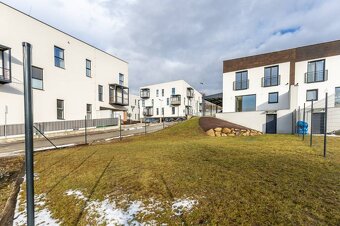 NA PREDAJ MODERNÝ 5i podpivničený RD s veľkou terasou Trnkov - 20