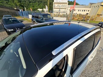 Peugeot 5008 2.0 HDi Allure 7.miest - 20