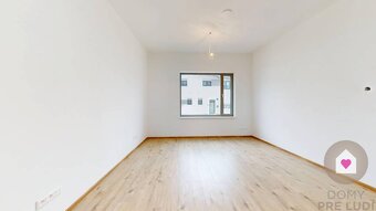 KOSTOLIŠTE - Skolaudovaná novostavba V ŠTANDARDE s hliníkový - 20