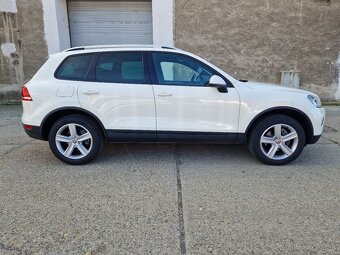 Predám Volkswagen Touareg II 3.0 V6 TDI 176 KW 8-Tiptronic - 20
