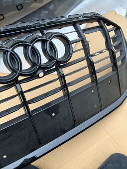maska mrizka grill audi q7 20- cerna - 20