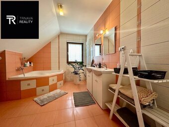 TRNAVA REALITY - Na predaj zariadený 5-izbový RD Leopoldov N - 20