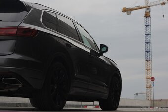 Volkswagen Touareg 3.0 TDI V6 R-Line 4Motion - 20