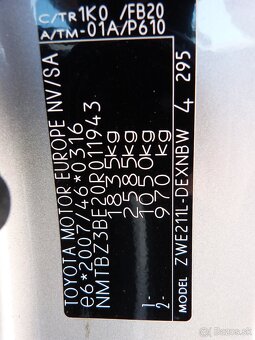Toyota Corolla sedan 1,8i 72kW HEV automat - 20