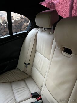 BMW e60 komfortne krémové sedačky - 2