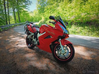 Honda VFR 800F - 2