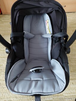 Vajíčko kiddy Evoluna i-size 2 + Isofix základňa - 2