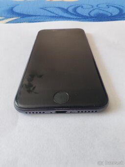 iPhone 8 64GB - 2
