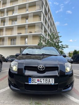 Toyota Auris 2010 2.2d - 2