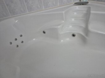Hydromasážna vaňa v TOP stave - 2