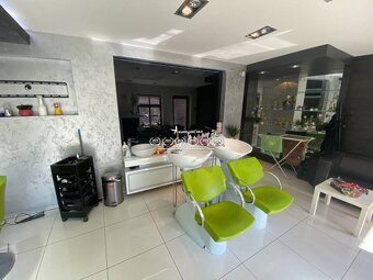 Na prenájom  obchodný priestor " Kaderníctvo " - 2