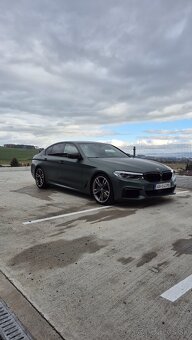 BMW Rad 5 M550i xDrive A/T G 30 2018 - 2