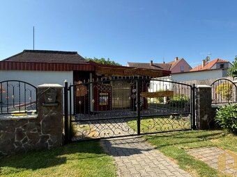 DOM S BYTOM (BÝVALÁ PREDAJŃA), POZEMOK 400m2, KOVÁLOV - 2