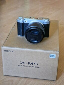 Predám zánovný Fujifilm X-M5 - 2