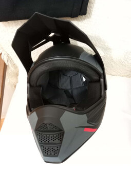 NOVA lahka prilba cross - 2