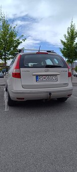 HYUNDAI i30CW 1.6CRDI 85kw 2010 - 2