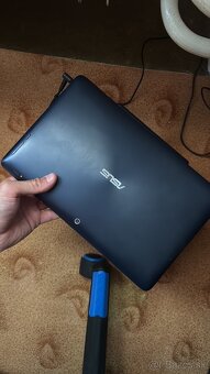 ASUS T200TA - transformer - TOP stav - 2