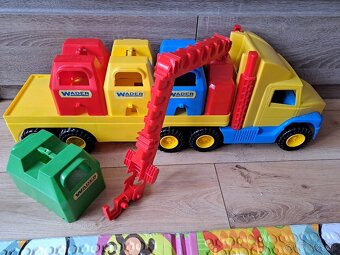Ťahač smetiarske auto - 2