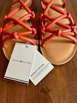 CELOKOŽENÉ SANDÁLKY zn.TOMMY HILFIGER č.40 - 2