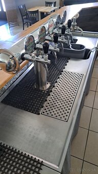 Predám komplet výčapný stôl T5 s príslušenstvom - 2