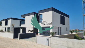 Luxusná novostavba vily s bazénom a nerušeným výhľadom na mo - 2