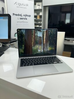 MacBook Air 13" s čipom M2 - 2