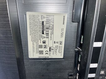 Predám televízor SAMSUNG QE50Q64TAU - 2