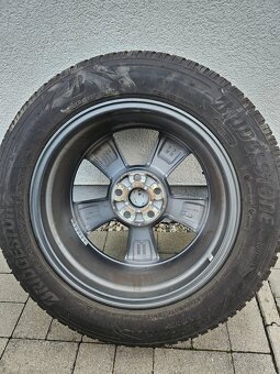 Zimne pneu Bridgestone 215/60 R17 - 2