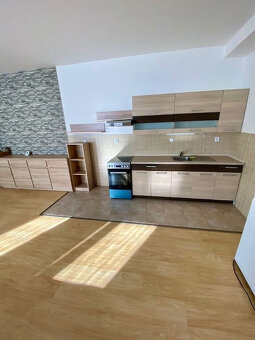 Priestranný bytu 3 + 1 v Čadci - širšie centrum - 2