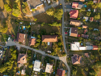 POZEMOK so starším rodinným domom | 752 m² | Košice - Poľov - 2