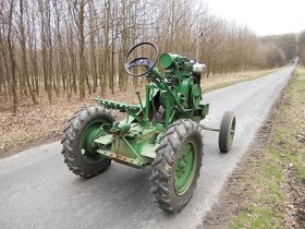 Traktor Svoboda DK 12 s motorem Slavia - 2