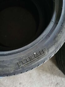 4xletné pneu pirelli 235-45-R17 - 2