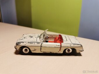 Dinky toys MG B - 2