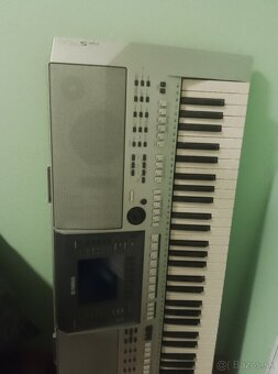 Yamaha PSR S700 - 2