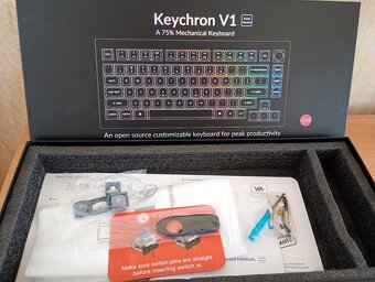 Keychron V 1 Blue switch - US v zaruke - 2