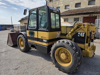 Teleskopický manipulátor CATERPILLAR TH62 - 2