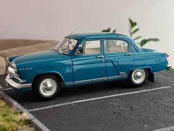 1:18 VOLGA GAZ 21R - Tyrkysová -  IST Models - 2
