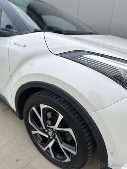 Toyota C-HR 1.8 Hybrid Dynamic E-CVT FWD - 2