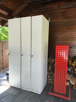 Predám stojan na opasky a kabelky s háčikmi - 2